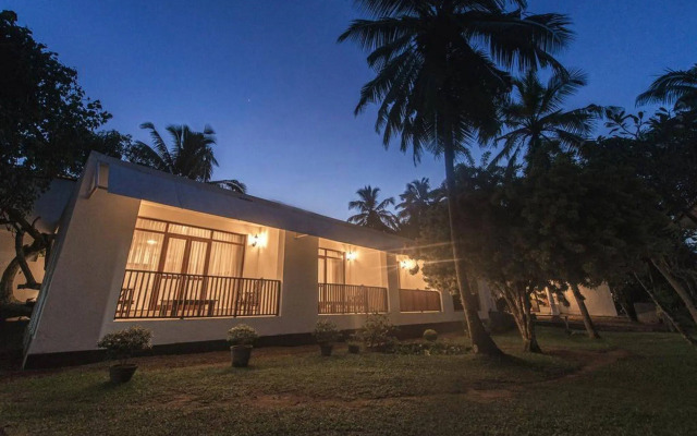 Palm Beach Inn and Sea Shells Cabanas