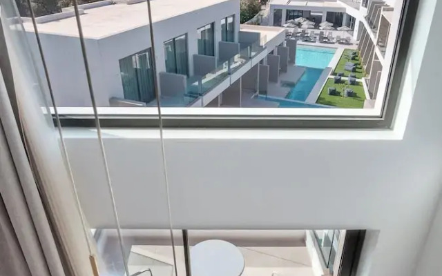 Phos Hotel Adults Only