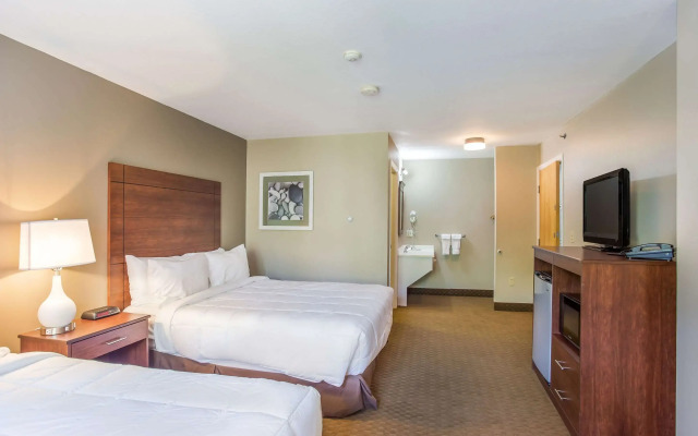 Quality Inn & Suites Gorham Riverside