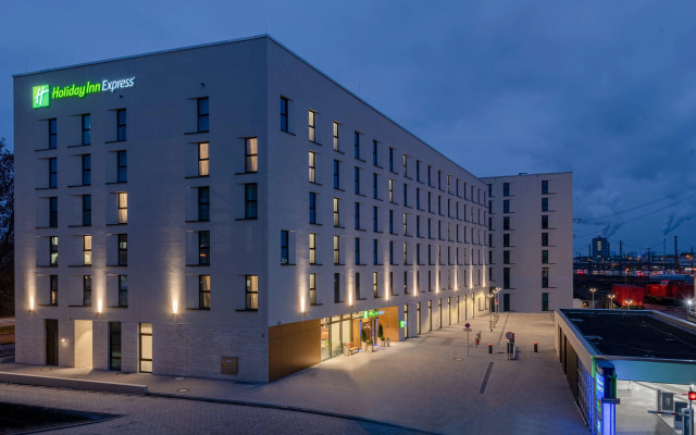 Premier Inn Mannheim City Centre