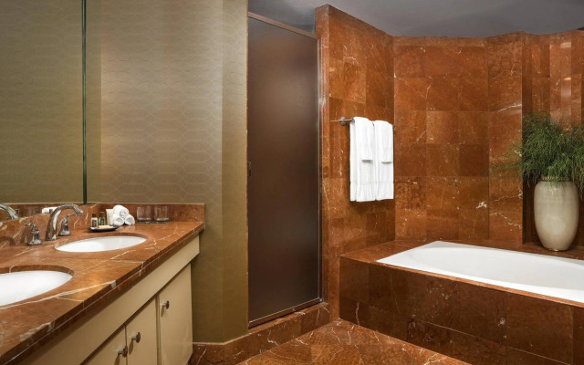 Sheraton Crescent Hotel