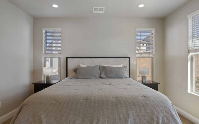 Red Desert Retreat 5 Bedroom Home