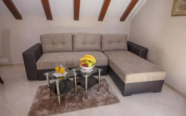 Apartment Niko Kaštel Stari