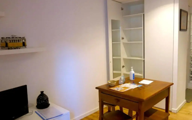 Cozy Studio in Mouraria with AC