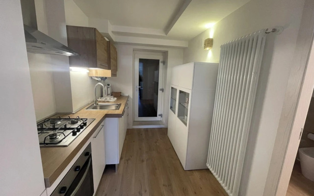 SnowLake Suite & Apartments