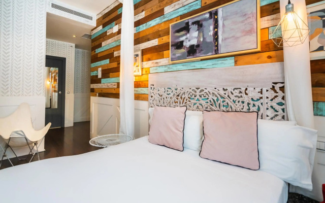 Отель Natura Life Gran Via