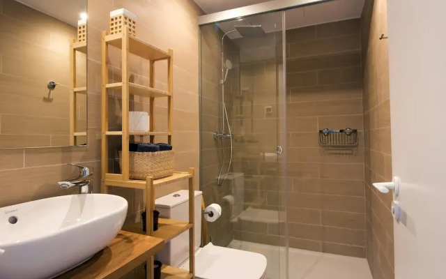 Sea View Apartment Near The Beach