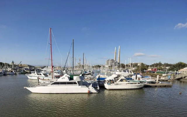 Inn At Moss Landing Point