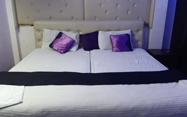 Hotel S R Lucknow