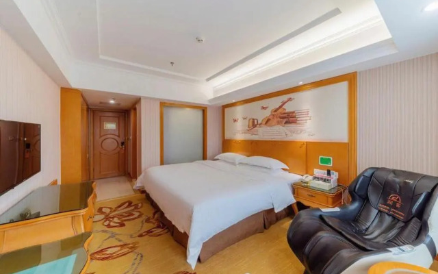 Vienna Hotel Huizhou Danshui Baiyun Road