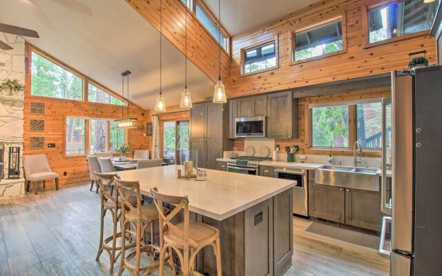 Chic Pinetop Retreat w/ Separate Apartment!