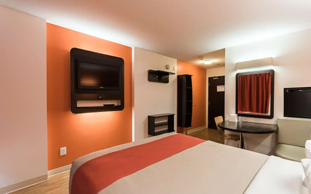 Motel 6 Moosomin, SK