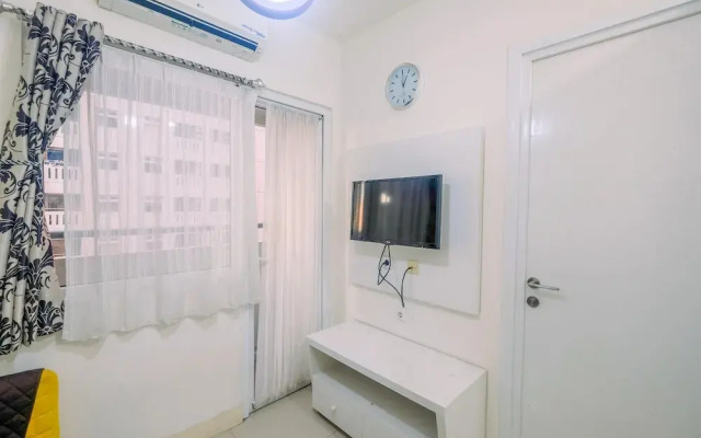 Relaxing 2BR at Green Pramuka Apartment