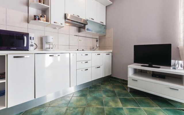 Amazing Home in Zadar With Wifi and 2 Bedrooms