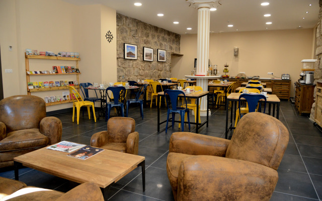 Logis Hotel Yseria - Historical Center