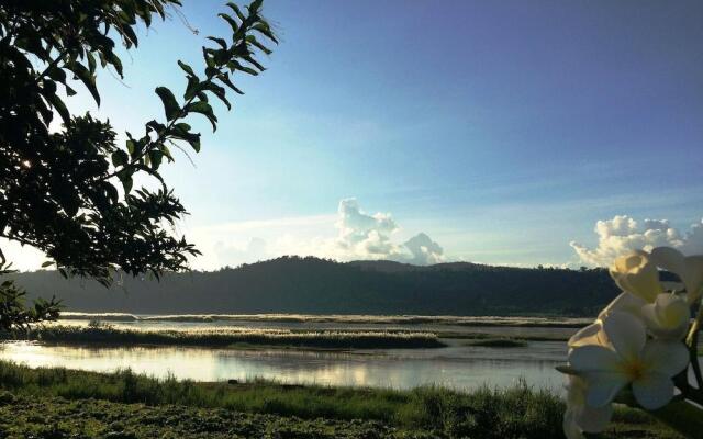 Mekong Riverside Resort Camping