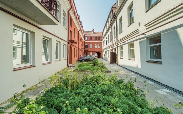 Kaunas Town Hall Apartment 5 by URBAN RENT