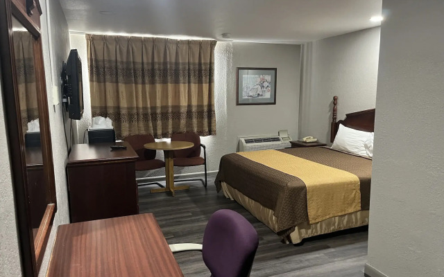 Mid Towne Inn and Suites