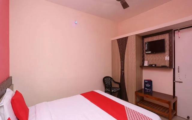 OYO Flagship 11946 Greenland Inn