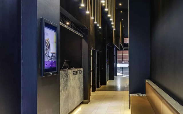 Mercure Melbourne Therry Street