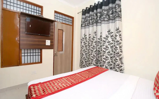 OYO 12745 Hotel Red House