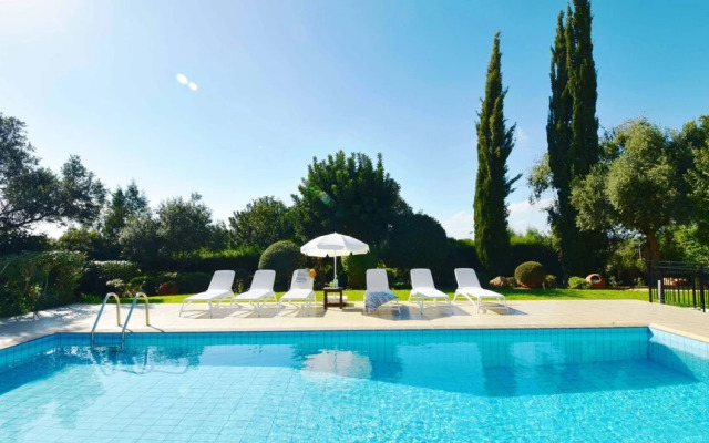 3 bedroom Villa Tala 67 with private pool and golf course views, Great for families, near Aphrodite Hills Resort village