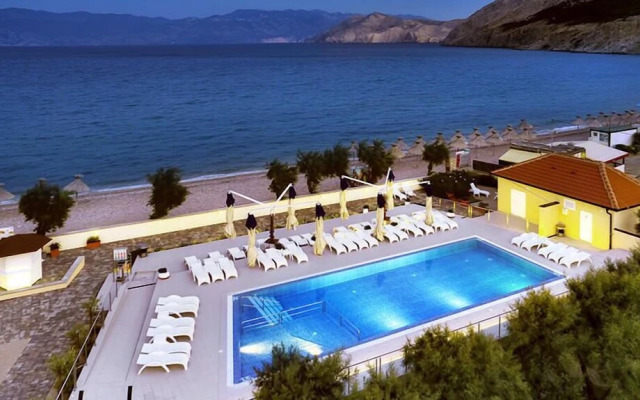 Hotel Dobrovit