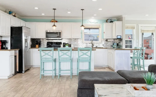 Selah 3 Bedroom Home by RedAwning