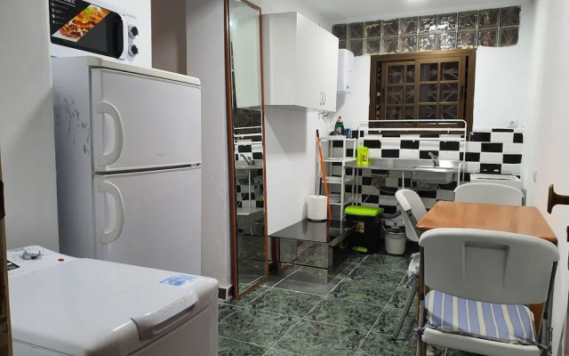 Low Cost Room Plaza de Hierro IV