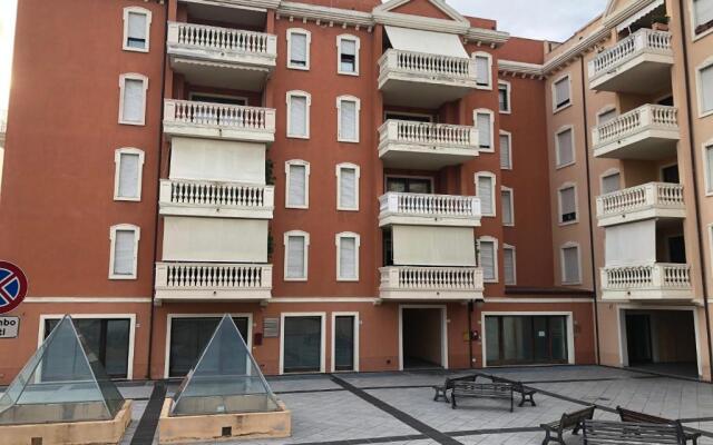 Via Acquedotto N. 66, Condominio "Le Piramidi"
