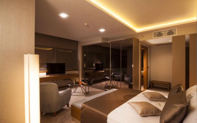 Majura Hotel