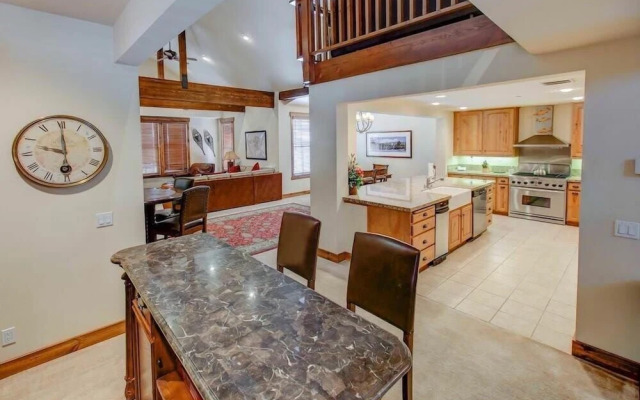 The Lodges 1114 - Two Bedroom Condo