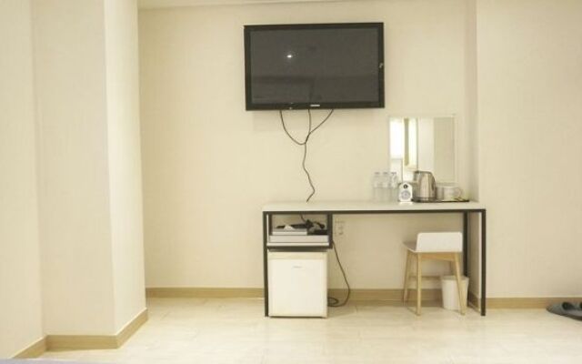 First Stay Hotel Eagle Owl