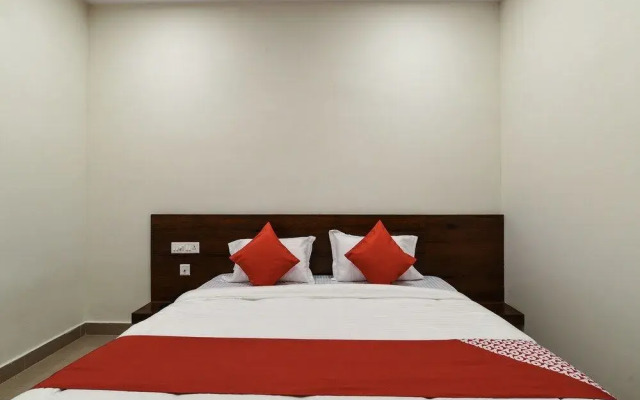 Oyo 12681 Blue Moon Inn
