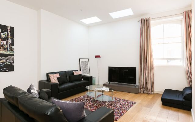 Stylish 2BR Flat Right Next to the Tate Modern