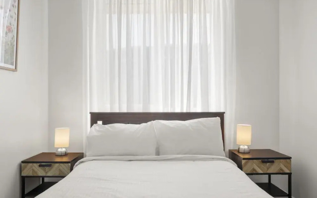 Sleek Richmond 1-bed Close to Everything