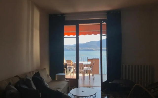 Lavinia apartment in Oggebbio with lake view