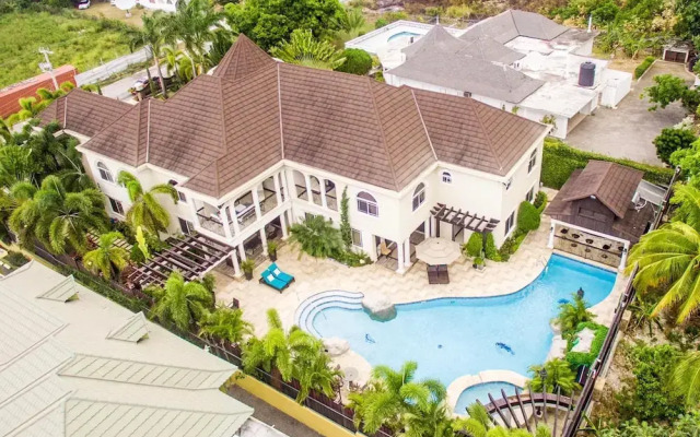 Orchids & Palms Villa