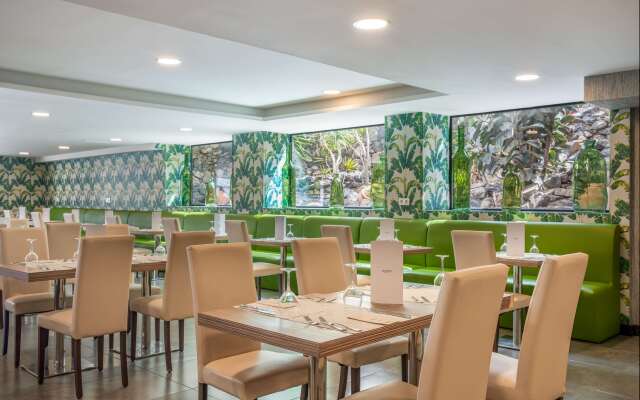 Occidental Roca Negra – Adults Only