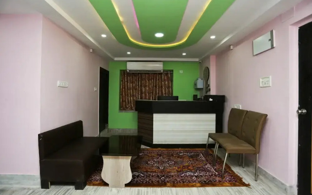 OYO 22566 Red Velvet Inn