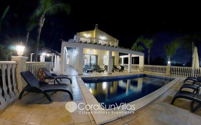 "fabulous Villa In Coral Bay Near Beach, Amenities"