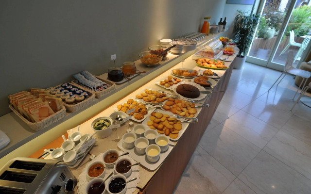 Aromi Piccolo Hotel