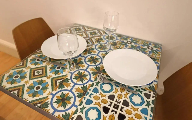 FLH Porto Traditional Studio with Terrace