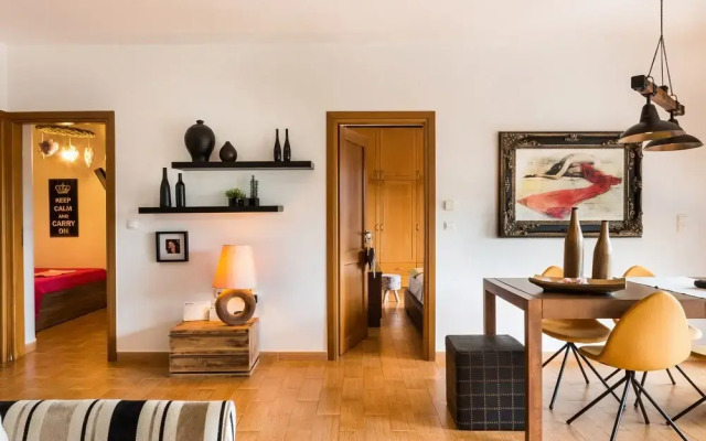 Dream Lux Flat with Great Outdoor Pool & Parking