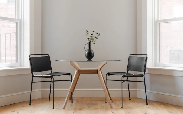 Oakwood At 234 Newbury