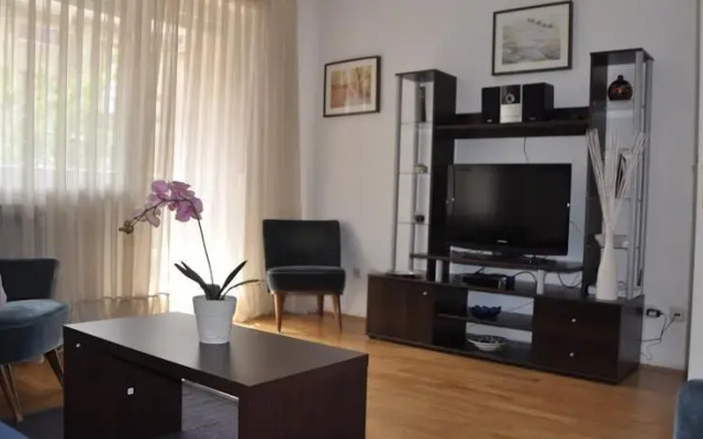Apartment Home