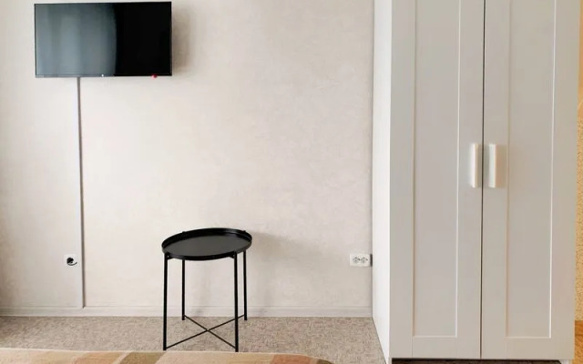 Династия на ул. Лесников, 25