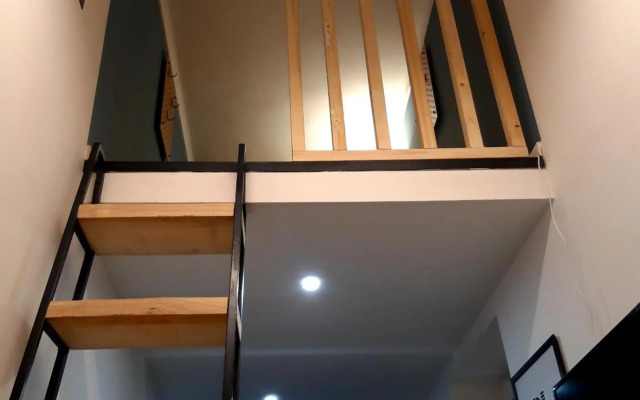 Metro Station MiniMini VAN house