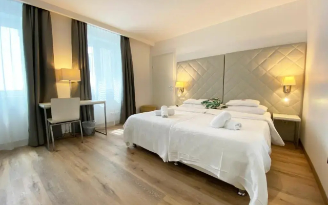 FortyPlusOne Hotel