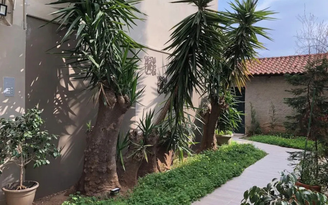 Lemon Tree Suites Near ATH Airport